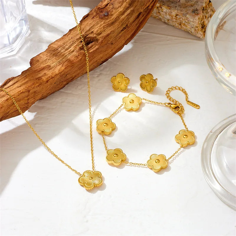 Conjunto Colar Pulseira e Brincos Trevo Dourado